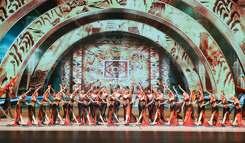 中央芭蕾舞团表演舞剧《敦煌飞天》