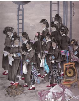 作者：满红江 作品名称：《三月歌节上的壮家女》—工笔画 作品尺寸：280cm×201cm 创作时间：2017 年