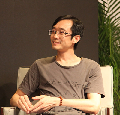 黄德海,《思南文学选刊》副主编,中国现代文学馆特聘研究员。著有《世间文章》《诗经消息》《书到今生读已迟》《驯养生活》等。曾获第八届“唐弢青年文学研究奖”、第十七届“华语文学传媒盛典·年度文学评论家”、第三届“山花文学双年奖·散文奖”。