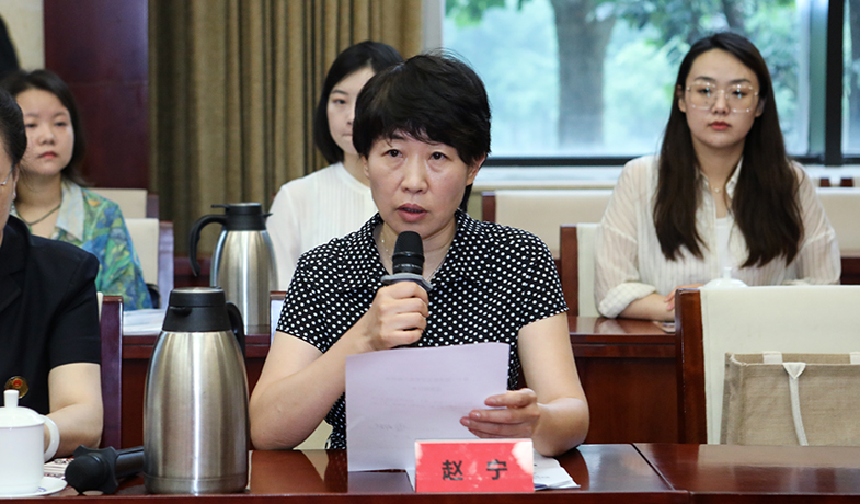 8月11日，总计票人向评委会报告选票情况