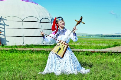 草原上马头琴琴声悠扬。光明图片/视觉中国