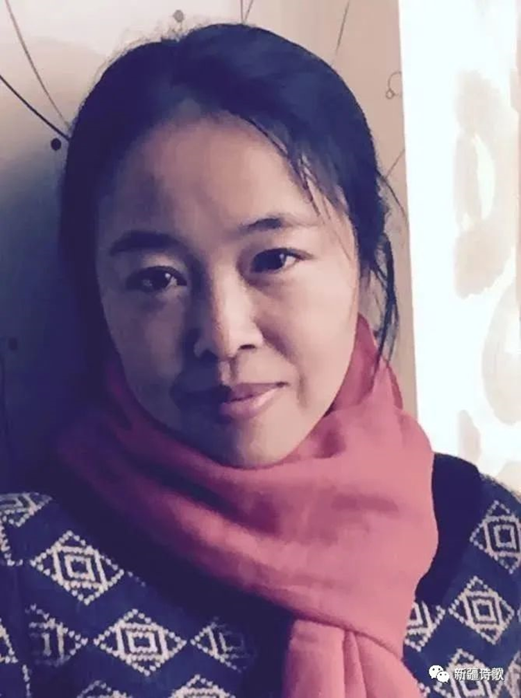 王晖,女,上世纪七十年代生于新疆石河子市。诗歌作品发表于《人民文学》《诗探索》《诗刊》《诗选刊》《大家》《青年文学》《橄榄绿》《草堂》《青年作家》《延河》《芳草》《西部》等刊物。诗歌作品入选多种权威诗歌年选及《新华文摘》等。出版有诗集四部。中国作协会员。