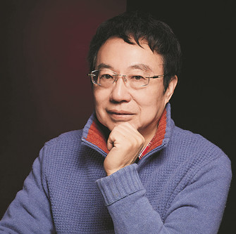 丁帆,南京大学文学院教授。曾任国务院学位委员会中文学科组第四、第五届学科评议组成员,中国社会科学中文学科评审委员。有论著二十余部,另著有散文随笔集十余部