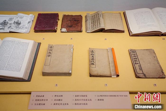 本次展览上亮相的部分展品。徐峻杰 摄