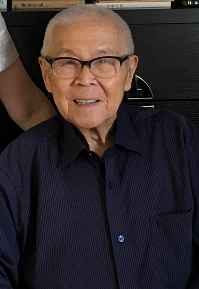 钮骠,1933 年出生,国家级非物质文化遗产项目京剧代表性传承人。中国戏曲学院原副院长。