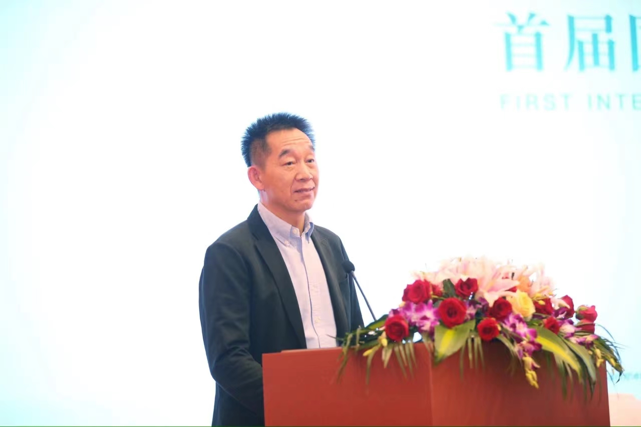 中国作协党组成员、书记处书记、《人民文学》主编施战军致辞