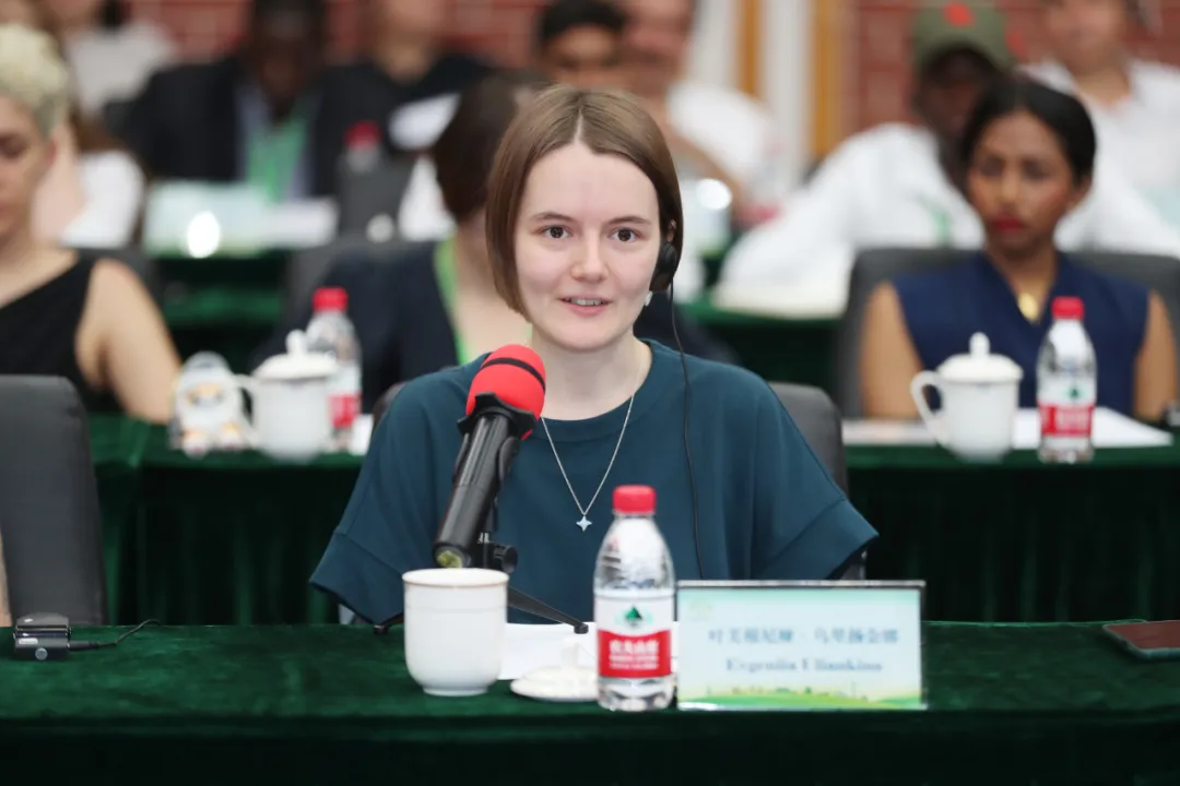 俄罗斯诗人叶芙根尼娅·乌里扬金娜