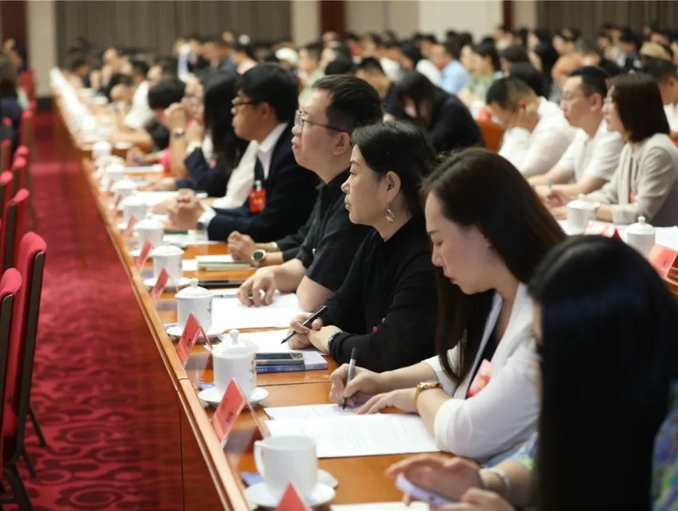 为新时代文学的新生力量开辟广阔道路