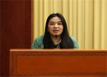 袁子弹：寻找自己的声音　　感觉近年来我的创作，似乎就是在这样空茫的喧哗与骚动中，试图寻到些微的意义，找到属于自己的声音……[详细]