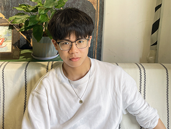 周于旸： 写作是一种积极的痛苦 