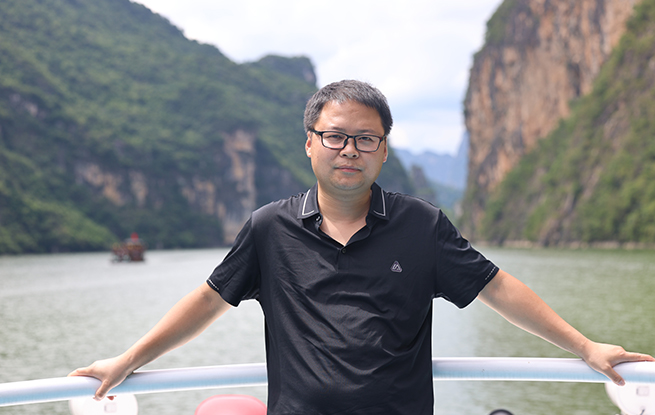 “新浪潮”访谈 | 夏立楠：文学是对现实生活的一种补偿