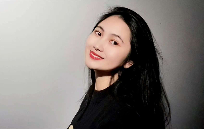 “新浪潮”访谈 | 庄凌：没有力量改变世界，诗歌依然可以散发微光