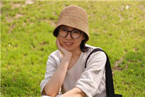 童话：获奖作品《我的，我的》作者：赵卯卯         获奖感言写作儿童文学以来，我从未因为作品是写给孩子们看的就敷衍。恰恰相反，我会更加谨慎地写作。儿童是充满智慧的，他们会用自己的方式去解读、理解这个世界。为今天的孩子们写出属于他们这个时代的好作品，是我的责任，也是我的义务。