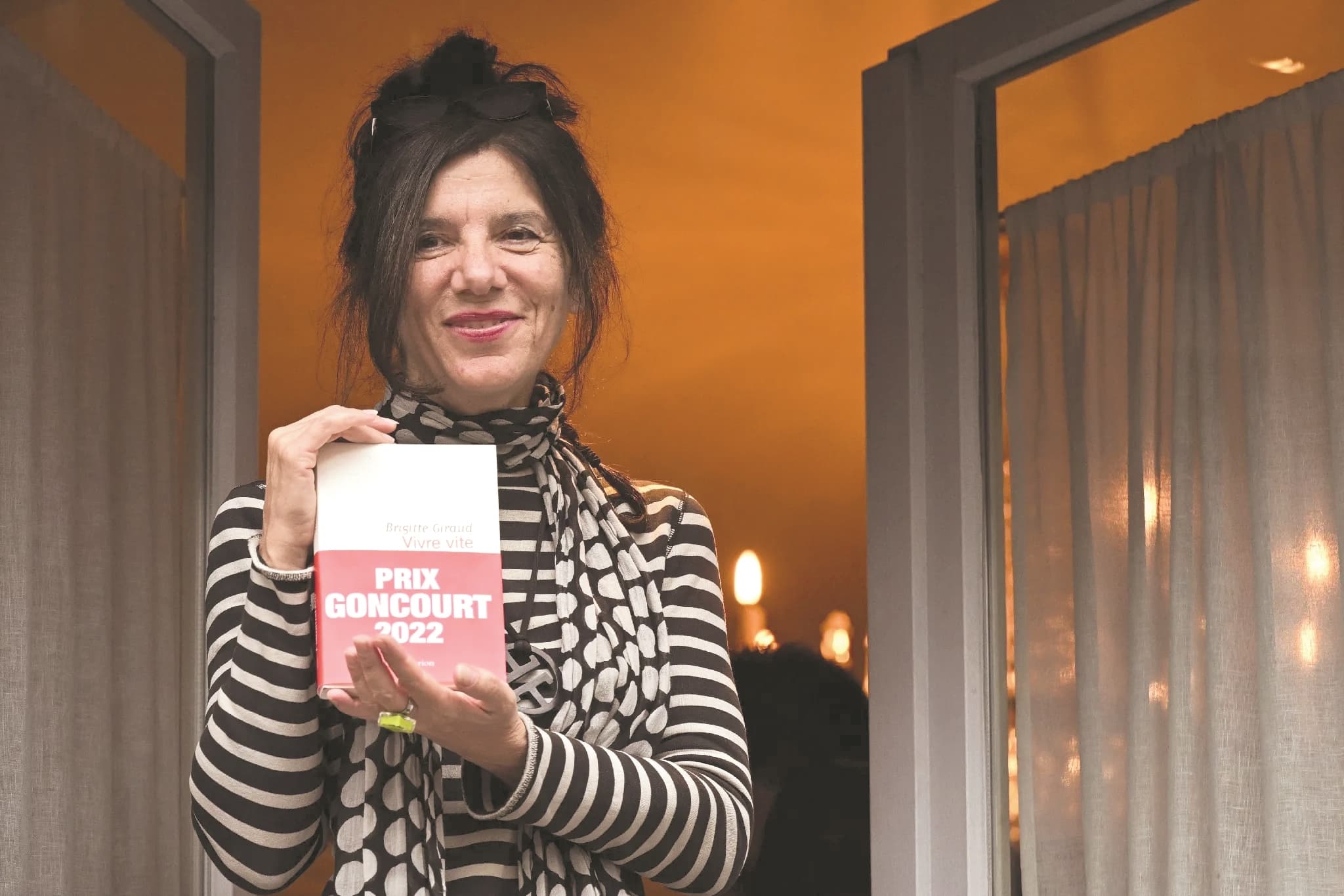 布里吉特·吉罗与《纵情生活》 吉罗是获得龚古尔文学奖的第5位里昂作家和第13位女性作家