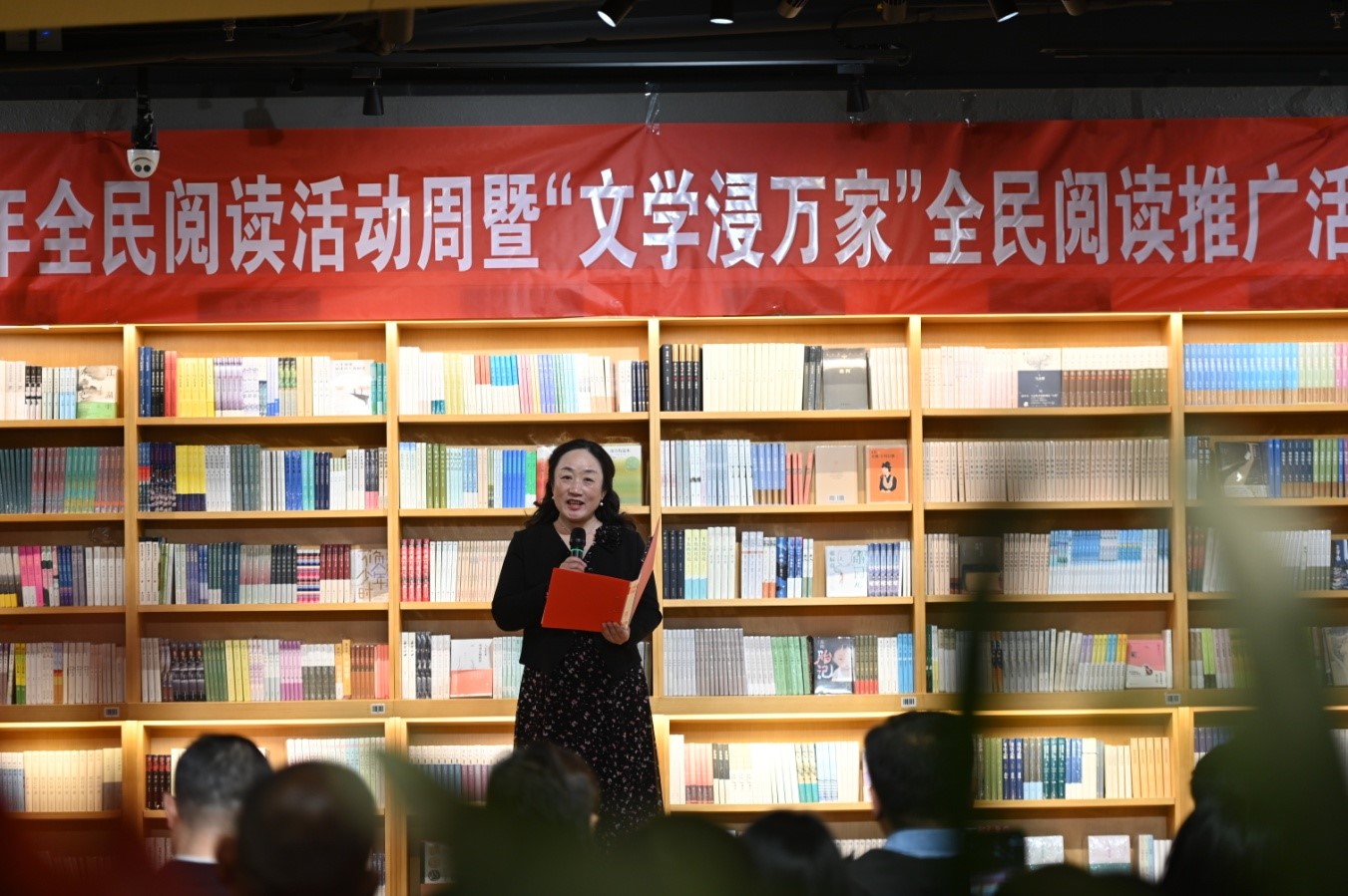 诗歌朗诵《最爱一座城》/作者、朗诵：王小玲