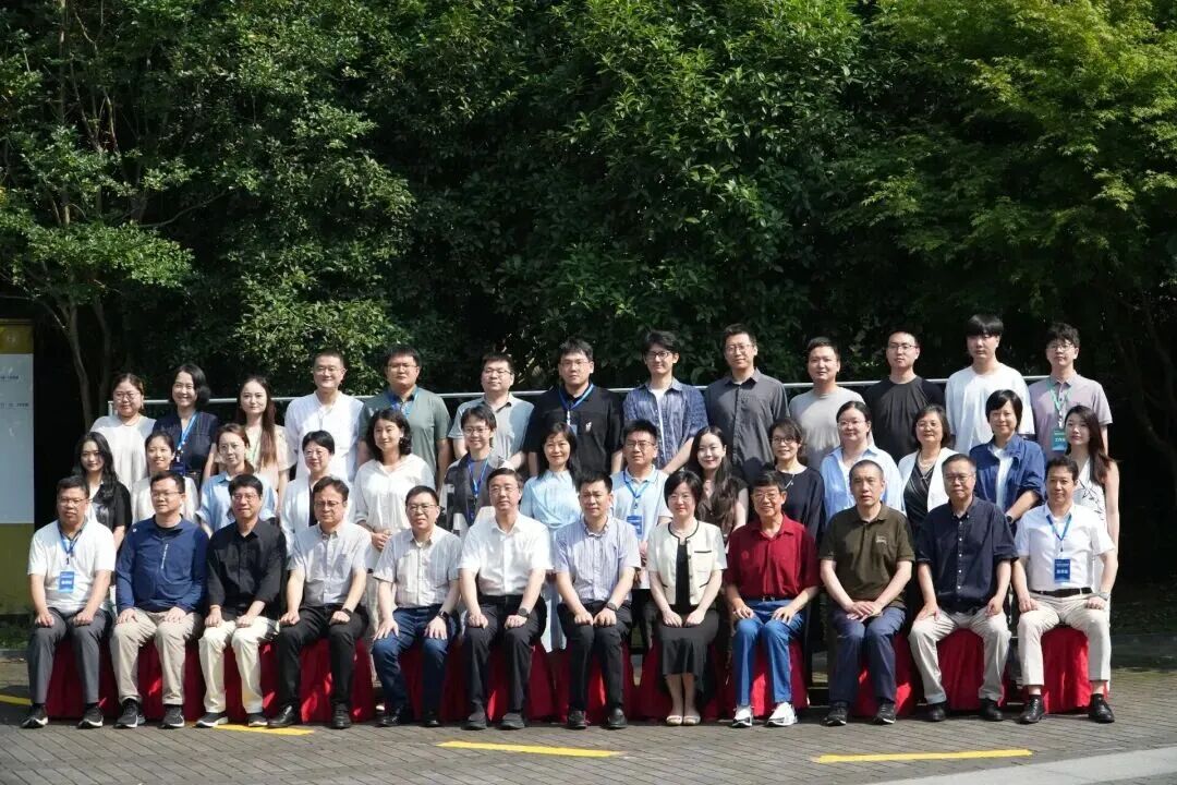 参与人员合影