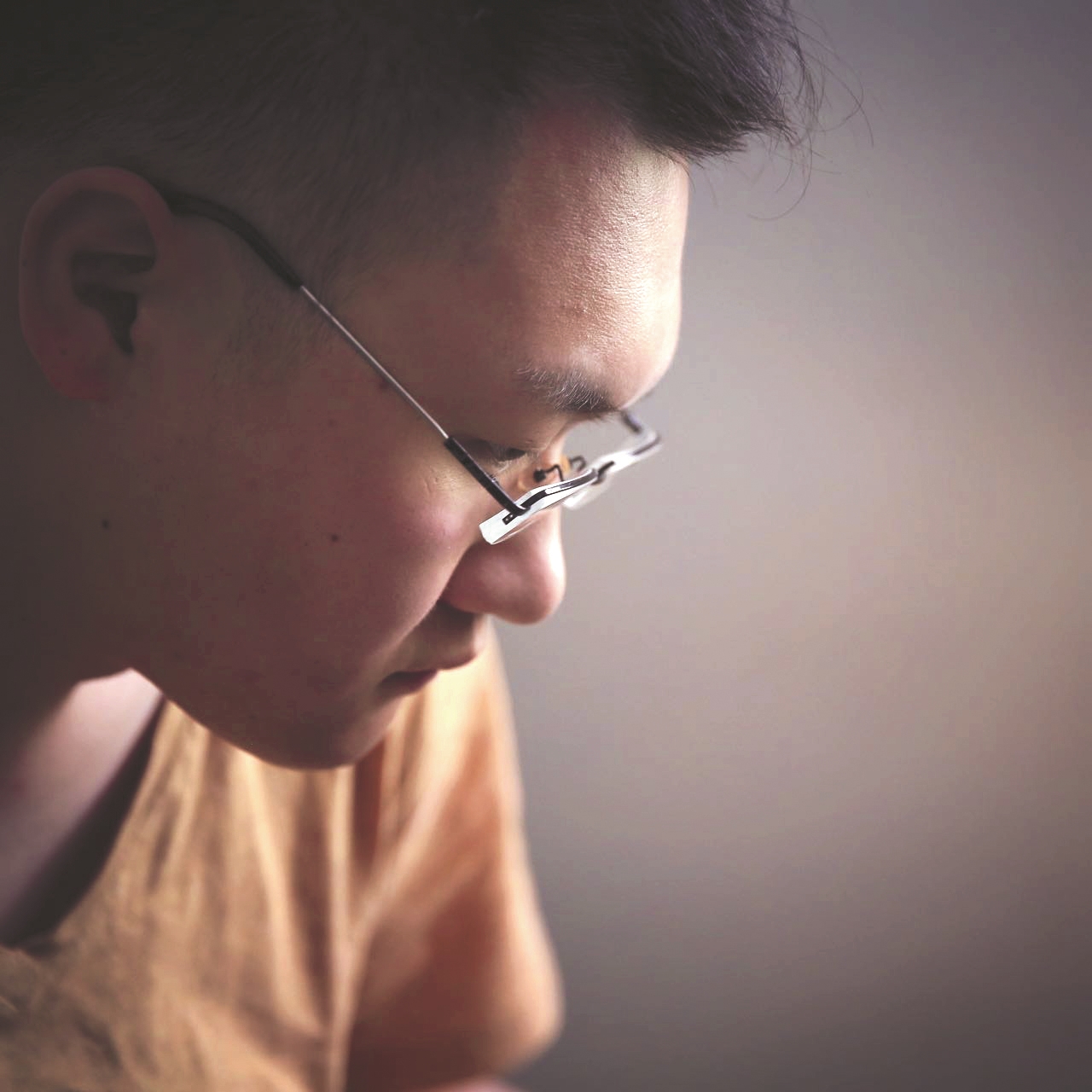 徐常锌,青年译者,美国锡拉丘兹大学博士候选人,南方科技大学访问学者。译有《制度为什么重要》《自然与城市》《设计结合自然——刻不容缓》《女沙皇遗失的珍宝》等人文社科类作品