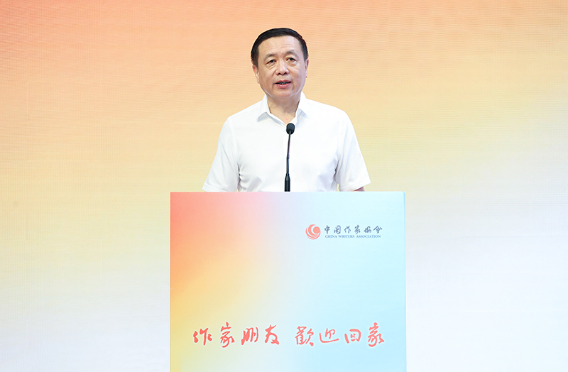 中国作协主席、党组书记张宏森出席欢迎仪式并讲话
