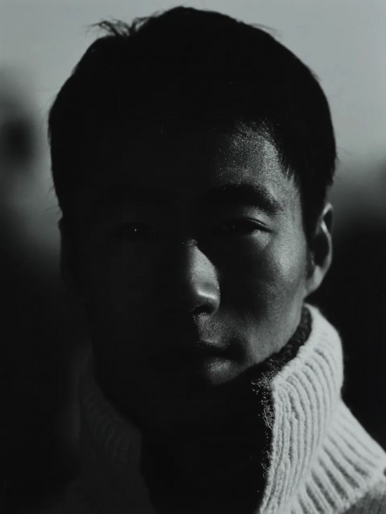 逄小威《王励勤》96x72cm&nbsp;摄影 2006年12月22日&nbsp;中华艺术宫（上海美术馆）藏