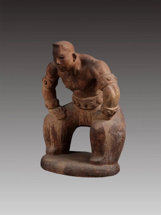 何鄂《摔跤手》62x50cm&nbsp;雕塑 1992年 中华艺术宫（上海美术馆）藏