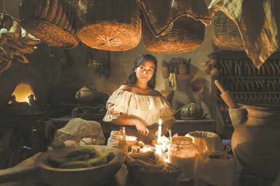 网飞版《百年孤独》中的乌尔苏拉